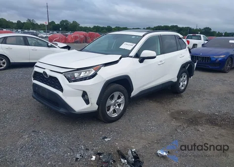 2019 Toyota Rav4 Xle z USA, uszkodzony, nr VIN 2T3P1RFV1KW030366